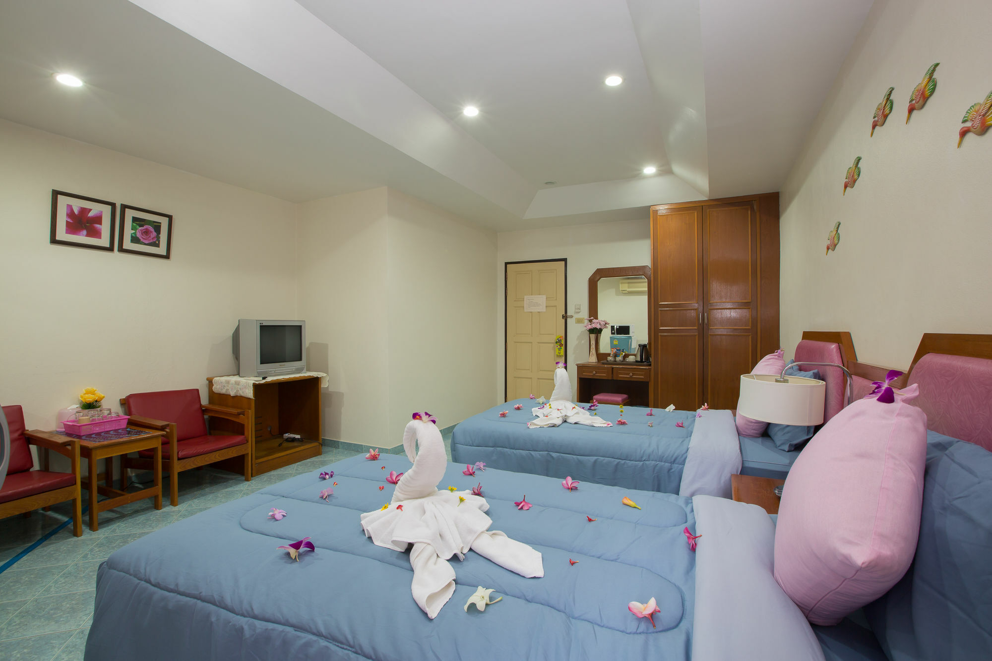 Chusri Hotel Patong Exterior foto