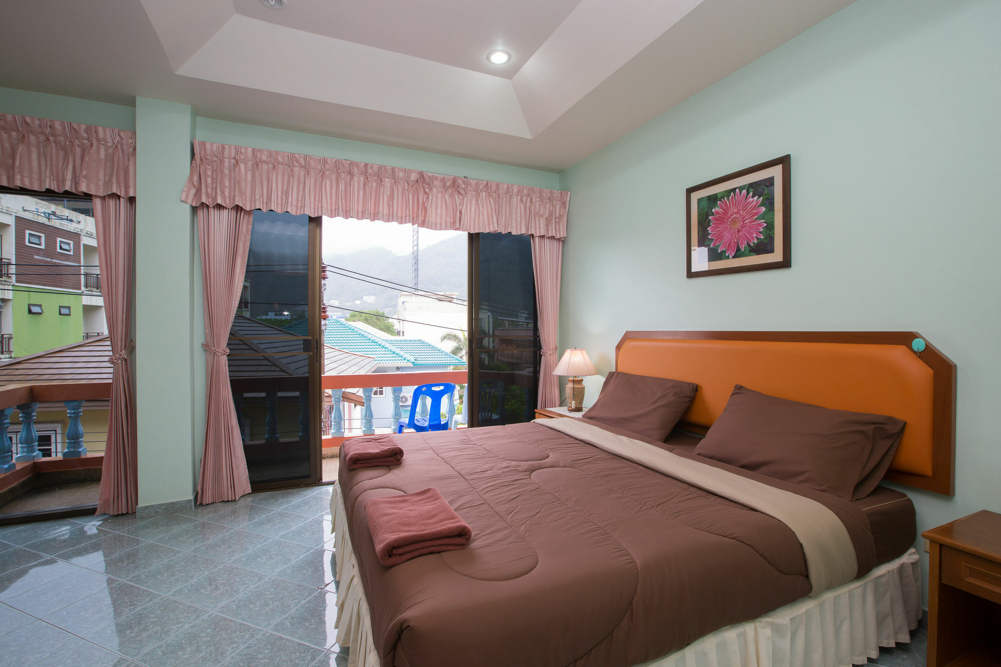 Chusri Hotel Patong Exterior foto